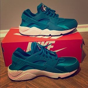 Women’s Air Huarache Run
